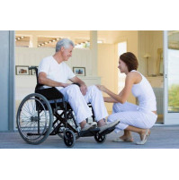 АРЕНДА. Бимануальное инвалидное кресло, складная коляска с задним приводом, возможностью самостоятельной прокрутки колес, для взрослых