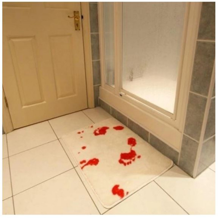 Asiņainais paklājs vannas istabai, paklājs ar asiņainām pēdām, paklājs ar asini