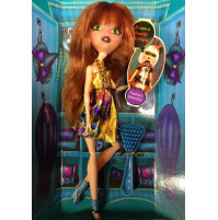 Developing kit, doll with long hair and comb Bratzillaz