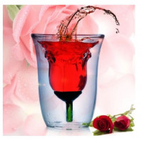 Kreatīva glāze rozes veidā ar dubultsienām