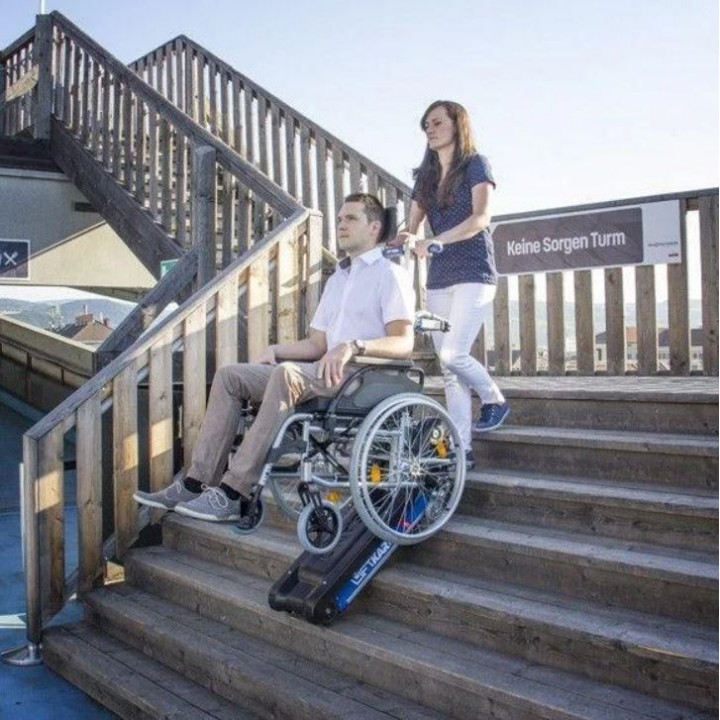 Invalīdu kāpurķēžu kāpņu pacēlājs izmantošanai daudzstāvu mājās - Liftkar PTR 160