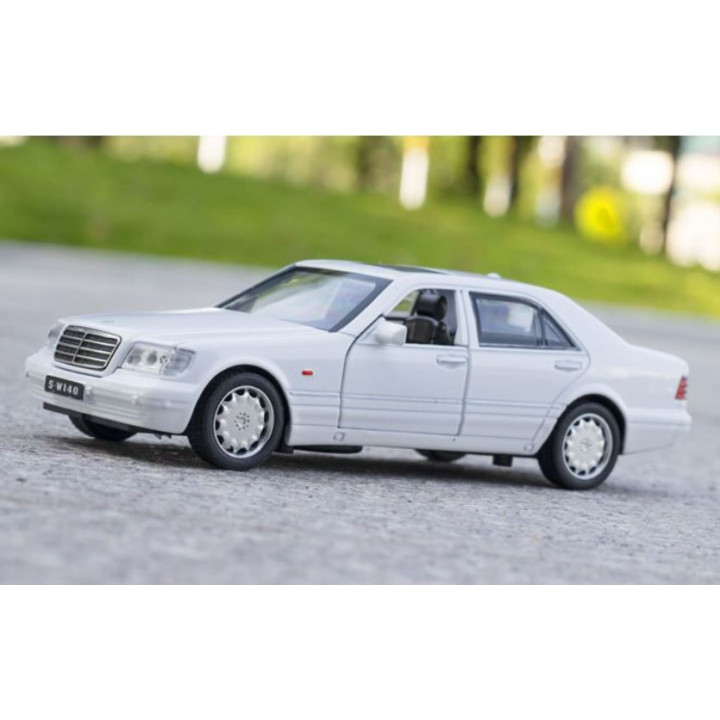 Collectible metal car Mercedes Benz W140 Diecast, scale 1:32
