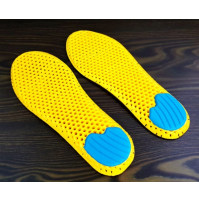 Летние дышащие универсальные перфорированные усиленные в пятке стельки для обуви с супинатором 41 - 45 размер 