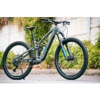 Легкий алюминиевый горный электрический велосипед MTB Trek Fuel EXe 8