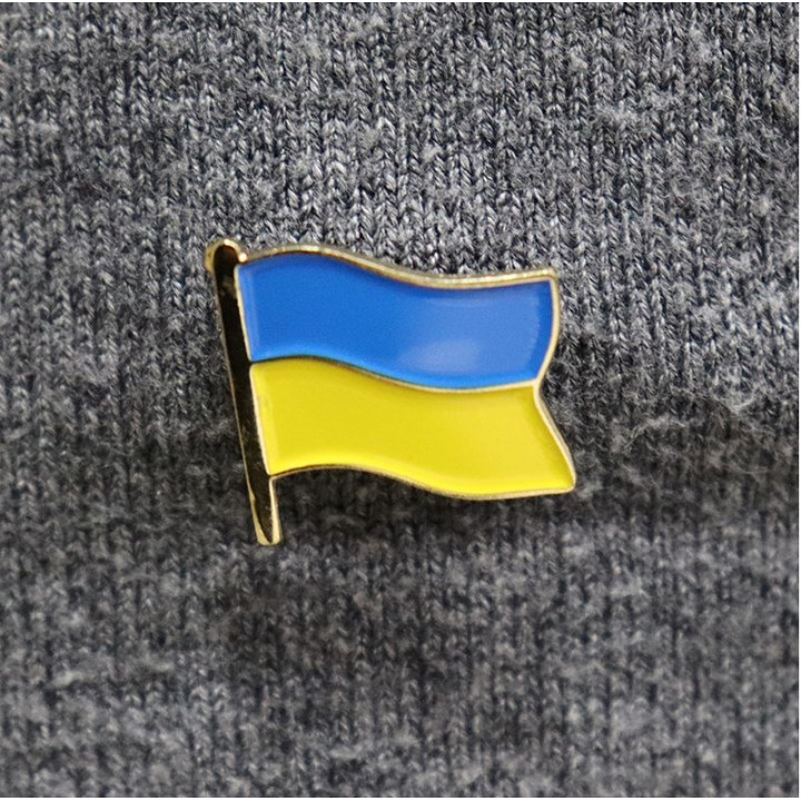 Pinned lacquered pin badge, brooch with the flag of Ukraine